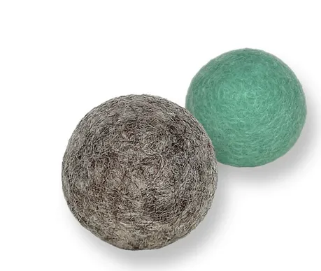 Catlabs 2 flinke Filzbälle aus Schafwolle